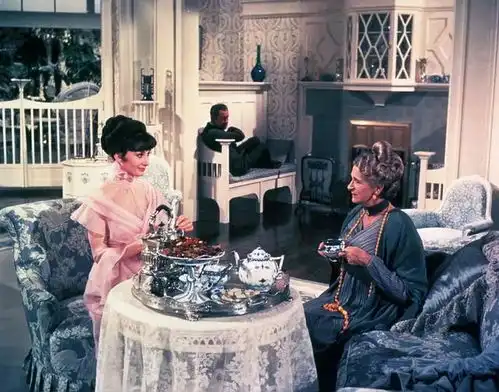 如何成为窈窕淑女让奥黛丽赫本告诉你