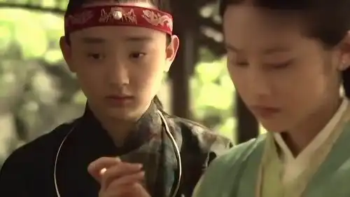 新版红楼梦丫环批贾宝玉别动手动脚,林黛玉也恐远不及
