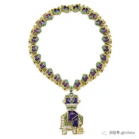 还在说2018年的流行色土气那是你不会穿搭而已