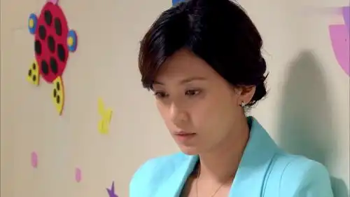 儿子高烧不退,妻子给丈夫打电话,可谁想接电话的竟然是个女人
