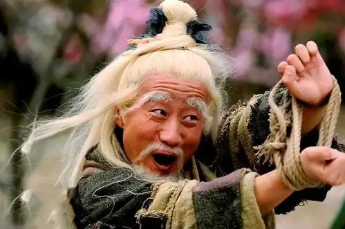 射雕英雄传深度解析周伯通后期武功是否超越王重阳