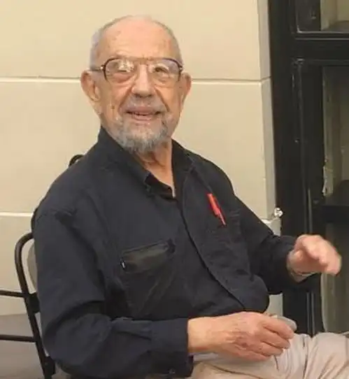 泰坦尼克号演员肺癌去世,他在床上等待沉船片段成为名场面