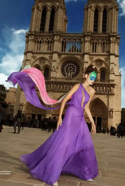 k星潮这个假期穿上高定浪在巴黎
