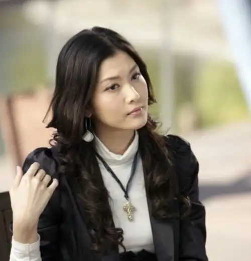 闪婚闪离37岁李彩桦离婚,曾表态老公出轨要出就出
