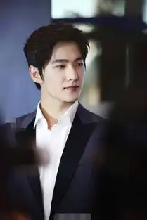 杨洋新剧剧照曝光,胡子拉碴糙汉气息爆棚,颠覆流量小生形象
