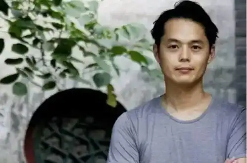 他爆改北京胡同蜗居一炮而红,然而交房1年后,梦之屋又凌乱了