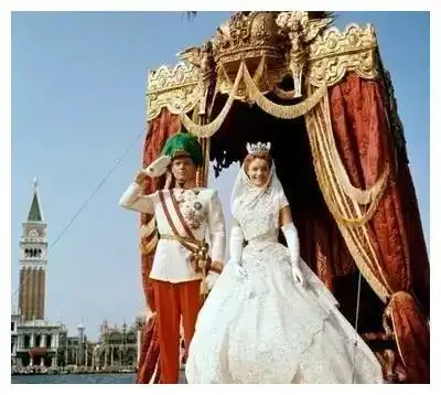 如果她的爱情一直美好,哪会有第一次世界大战的事
