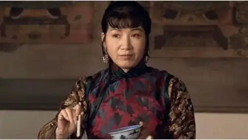 她一生没要孩子,用成绩狠狠地打了张艺谋的脸
