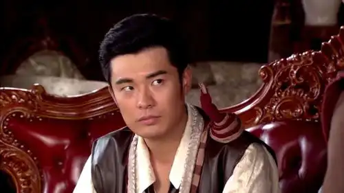 伊季高要来收购龙门镖局,为了达成目的,骗他们说这地方风水不好