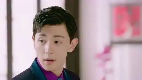 因为遇见你云恺看见金依蓓,感到意外不已,晓琴竟然是依蓓
