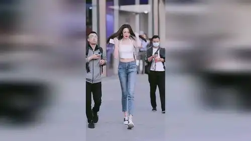 小姐姐让你怦然心动了吧街拍
