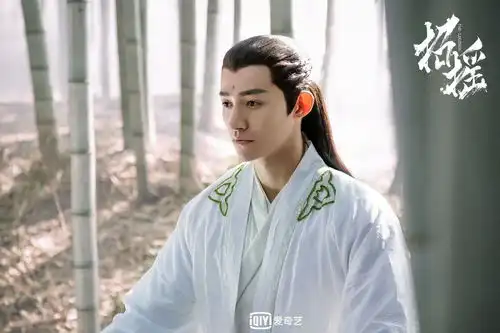 招摇新曝妄念版海报为白鹿许凯疯狂打call
