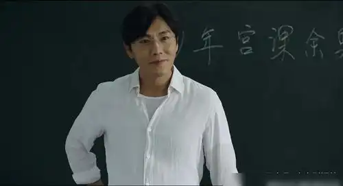 隐秘的角落姐夫秦昊新剧里三个小破孩,甩姚笛痕迹几条街
