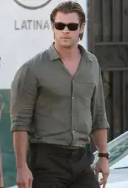 好莱坞新片cyber片场首曝光汤唯雷神齐现身