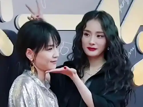 一千零一夜女星造型灾难,杨幂假发片显眼,f4抠图同台没诚意
