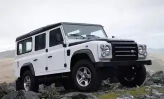 蜗居剧照路虎卫士