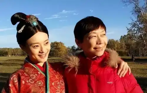 著名导演郑晓龙,与妻子王小平互相成就,恩爱30年,生活幸福甜蜜