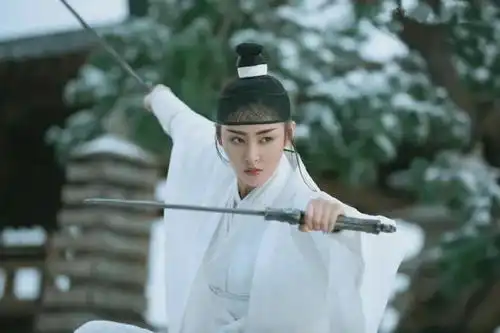 雪中悍刀行中,南宫仆射与王仙芝李淳罡相比谁更厉害