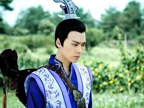 李易峰解约之后,欢瑞影视开始力捧这三位新人,如今个个成顶流