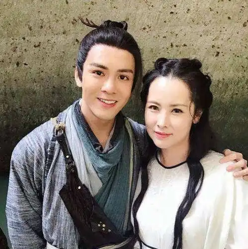 表情一点资讯张无忌为啥放弃当皇上,当他劈开龙椅时,有谁注意到...表情