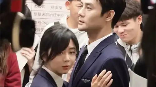 向风而行谭松韵嘲讽王凯不懂爱这幕,回看50遍都不过瘾,太逗了