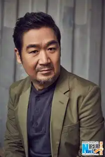 张国立剧照写真曝光变潮叔新人养眼略带痞气
