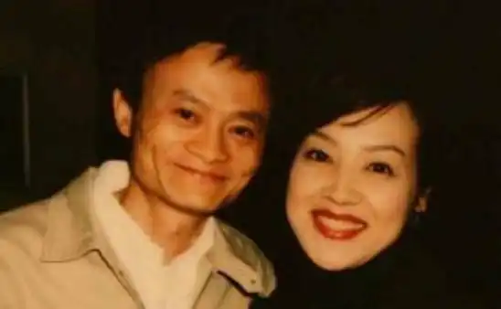 当年的日本人气女神曾是80后的青春,44岁被马云亲自请来中国