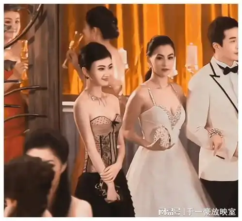景甜整容出事故了,面部肿胀僵硬,眼睛缩小一倍,女神惨变悲伤蛙
