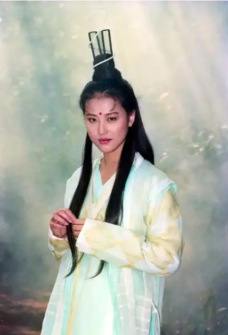 94版倚天屠龙记周海媚不是官配女主,为何却被记了27年
