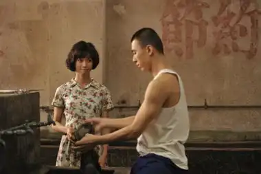 倪虹洁蓝色骨头接棒汤唯十月大片聚焦女性主题