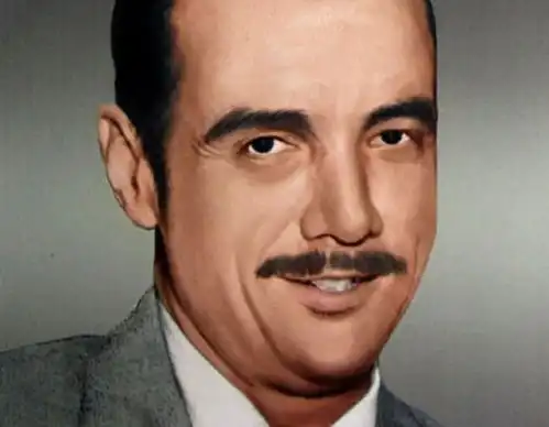 世界三大败家子之一为拍电影买87架飞机,组建私人空军部队
