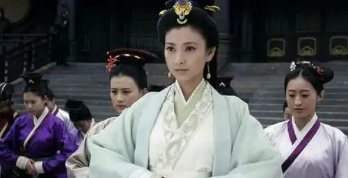 甄嬛传走红的女星,孙俪直言不再合作,现今过气无人问津
