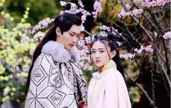 梁洁蒲巴甲分手,不伤心还有些小庆幸可以光明正大磕坦诚夫妇了