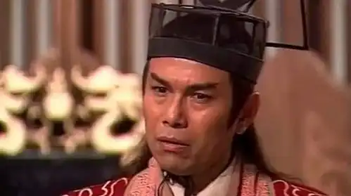笑傲江湖里,未练辟邪剑法前的岳不群,其武功实力究竟如何
