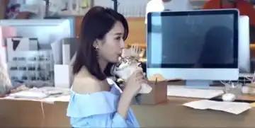 别再说倾城时光剧组抠门了,人家遇上一群吃货演员也是够背的
