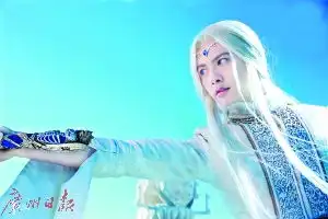 奇幻剧接连开播美瞳白发尖耳朵成标配图
