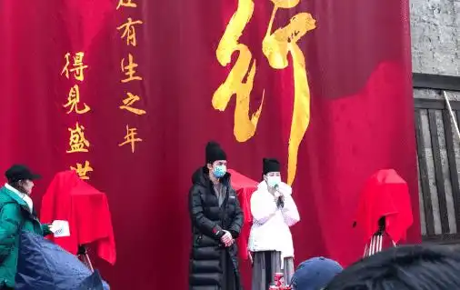 嘉行亲儿子压番胡兵强行挤进热巴新戏,惹粉丝众怒