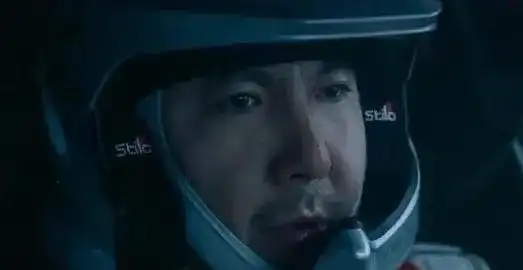 喝完后悔飞驰人生2原来是一碗没有女演员的公鸡汤
