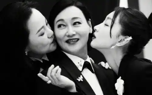 诗幂合体,三代影后同框,这样的时尚大片你也能拍出来