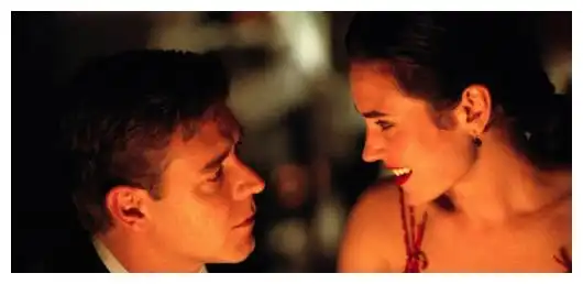 既是天才也是疯子,获诺贝尔经济学奖,美丽心灵男主苦尽甘来
