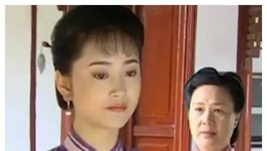 他娶了情深深雨蒙蒙的傅文佩,惹众男星羡慕,至今婚姻幸福
