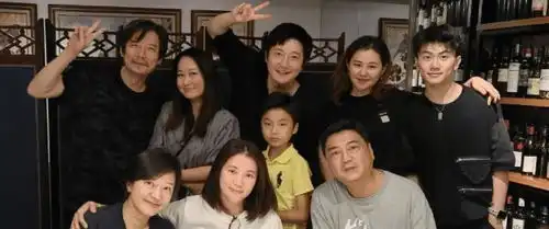 龙门镖局剧组六年后重聚,主演气质大变,糊糊成帅气小伙