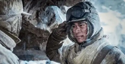 长津湖拍摄场面有多真实李晨爆炸戏后,手机无法面部识别