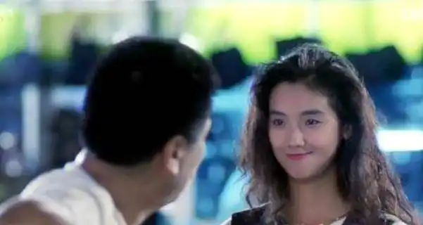 她本是一代女神,拒绝刘德华求婚嫁平民丈夫,52岁变路人认不出
