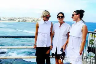 缤纷碎花裙再次来袭夏日最新款等你收入衣橱
