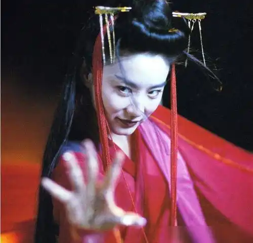 4个版本天山童姥,舒畅巩俐都只是打酱油的,最后一位才是经典
