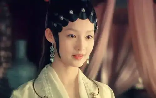 她是让乾隆一辈子唯一心动的女人,竟然被一条狗送上了热搜

