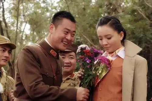 视帝张桐拍戏时因为意外双目失明,如今无儿无女,我们该如何看
