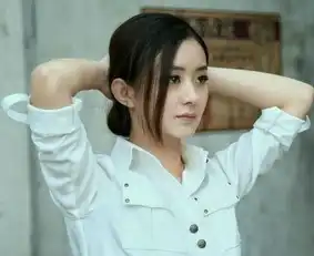 胭脂赵丽颖现小脚梗为演好蓝胭脂经常睡不着
