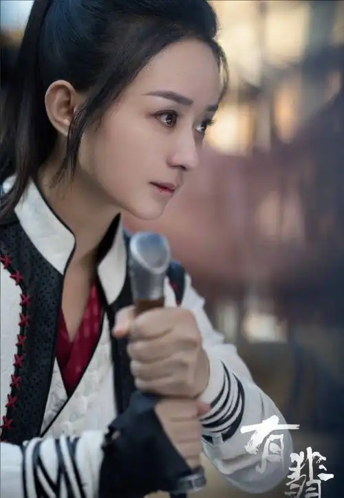 知名作家怒怼赵丽颖网友评论评价我就是个喷壶
